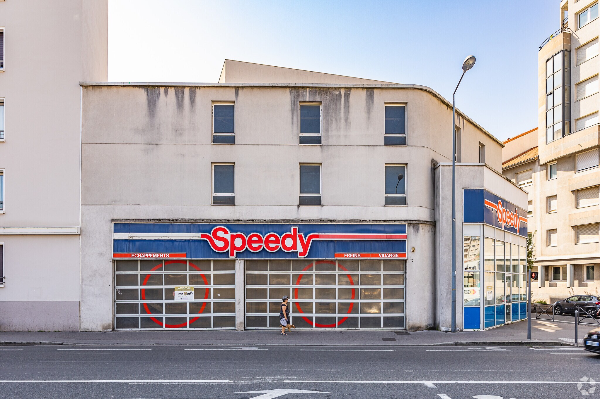 Retail in Villeurbanne for sale Building Photo- Image 1 of 3