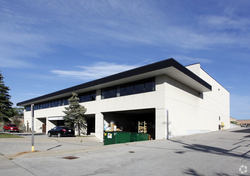 1020 Brevik Pl, Mississauga, ON à louer - Photo du bâtiment - Image 2 de 2