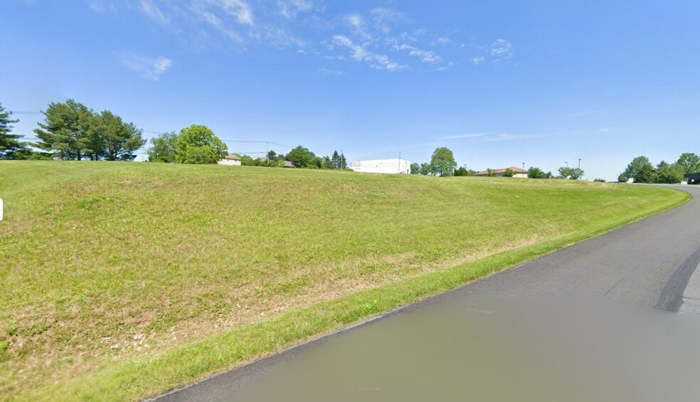 3952 Independence Dr, Schnecksville, PA for sale - Building Photo - Image 3 of 4