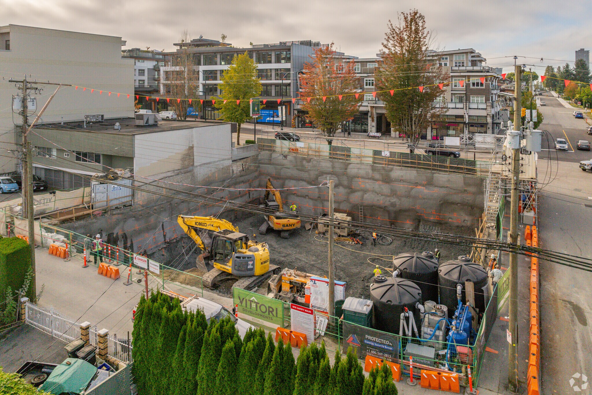 4711 Hastings St, Burnaby, BC for lease Primary Photo- Image 1 of 3