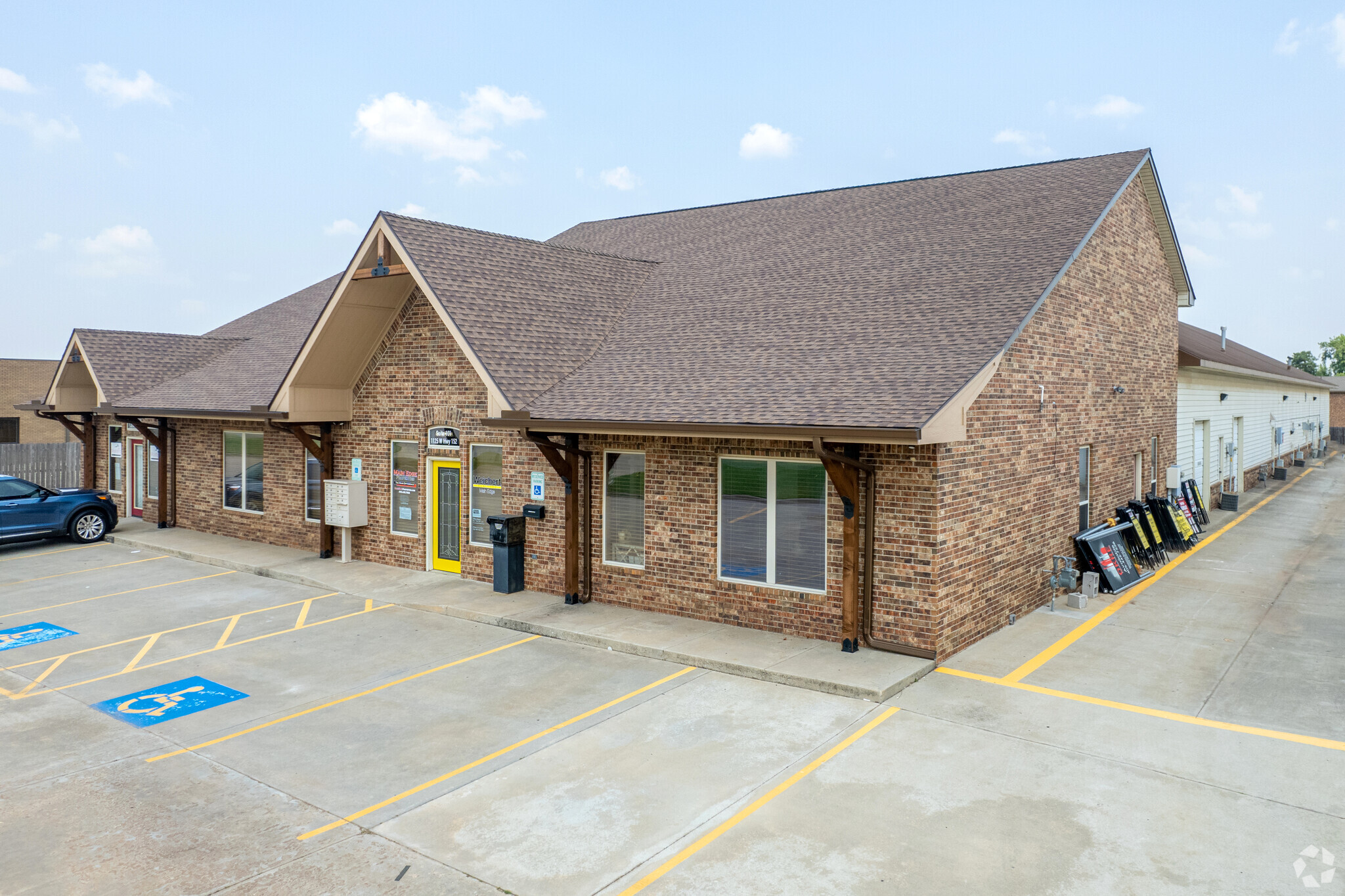 1125 W Highway 152, Mustang, OK for sale Primary Photo- Image 1 of 1