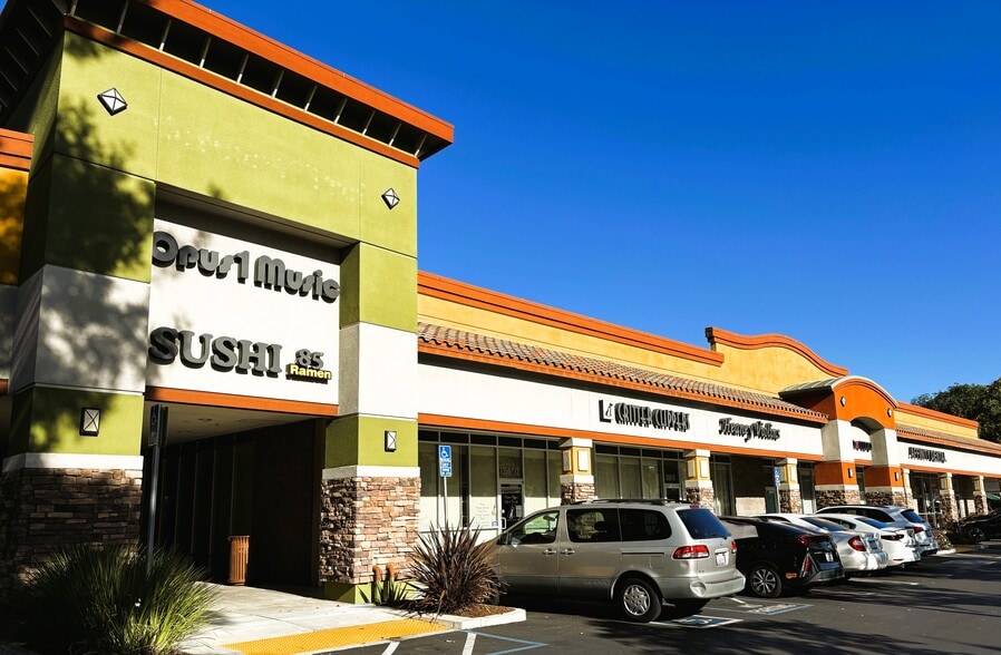 1350 Grant Rd, Mountain View, CA for lease - Building Photo - Image 3 of 27