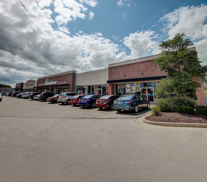 10324-10448 W Silver Spring Dr, Milwaukee, WI for lease - Building Photo - Image 3 of 5