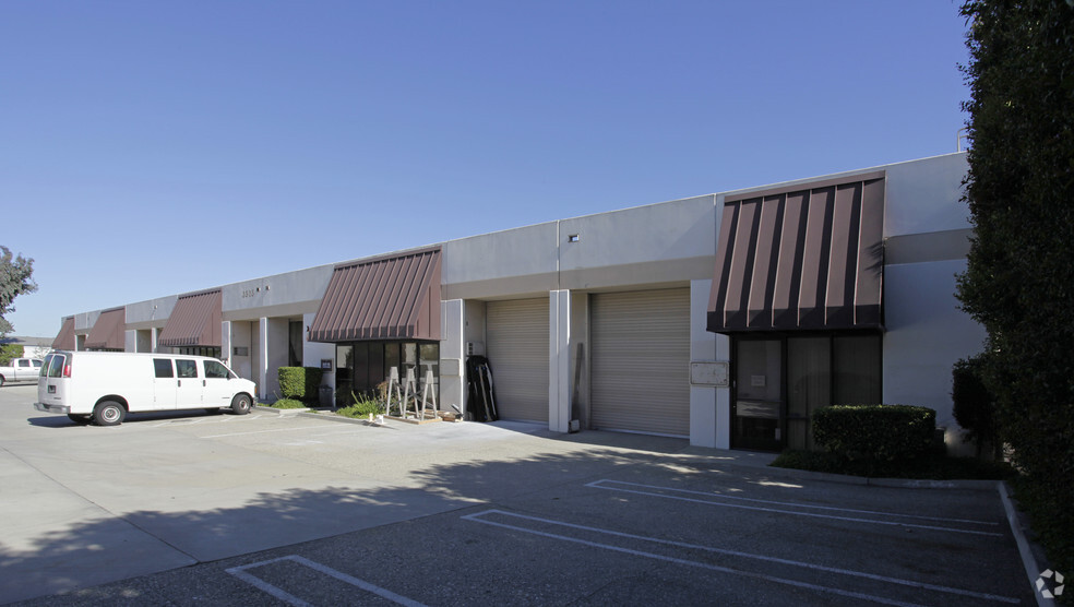 3525 W Commonwealth Ave, Fullerton, CA for lease - Primary Photo - Image 1 of 5