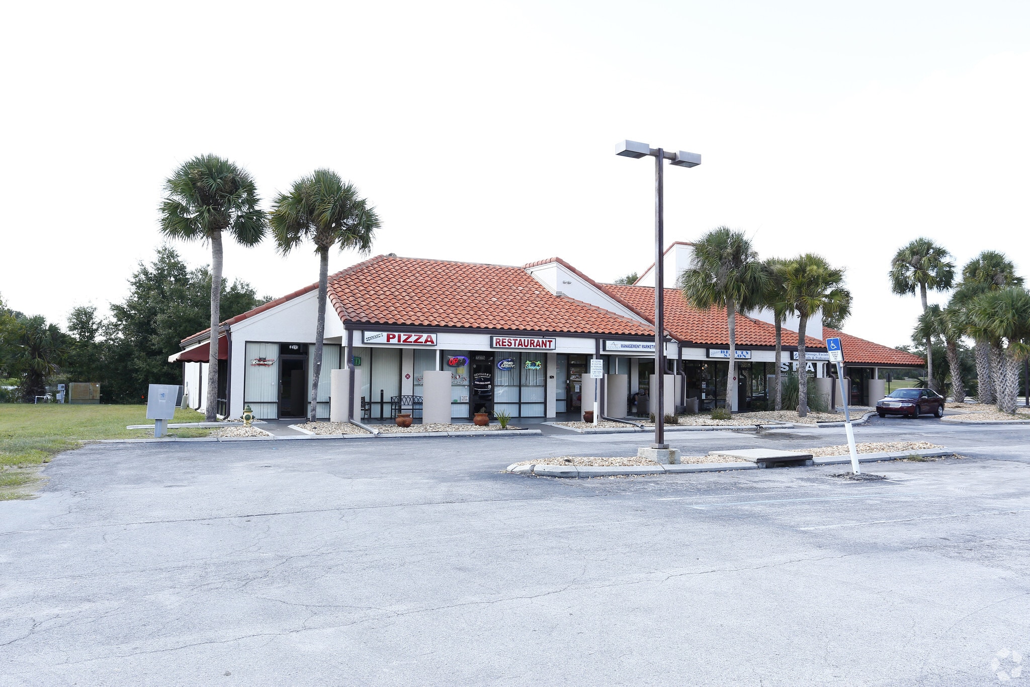 7391 Commercial Way, North Weeki Wachee, FL for lease Primary Photo- Image 1 of 10