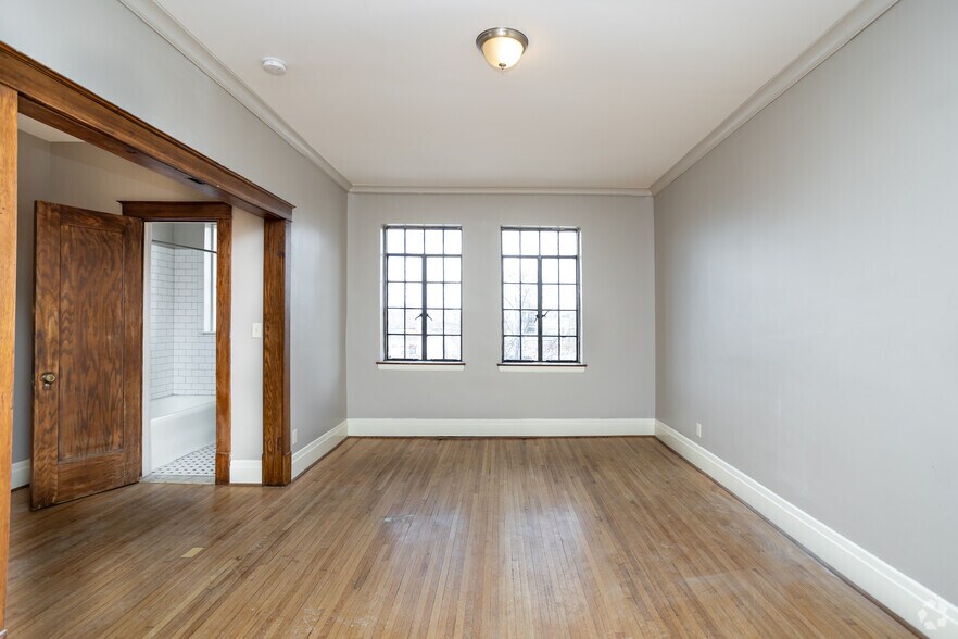 531 3rd St, Niagara Falls, NY à vendre - Photo intérieure - Image 1 de 14