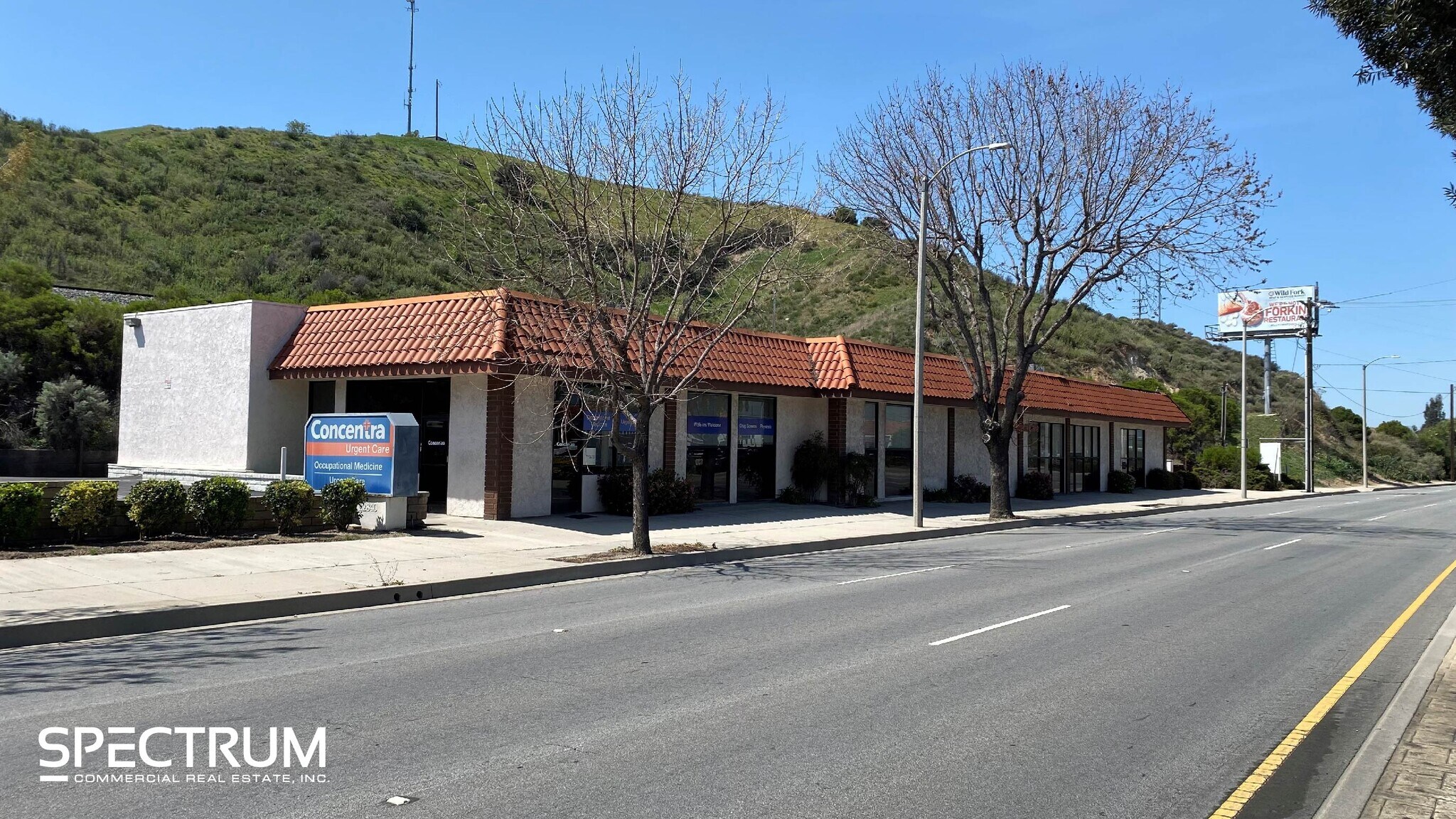 22840 Soledad Canyon Rd, Santa Clarita, CA à louer Photo du bâtiment- Image 1 de 6