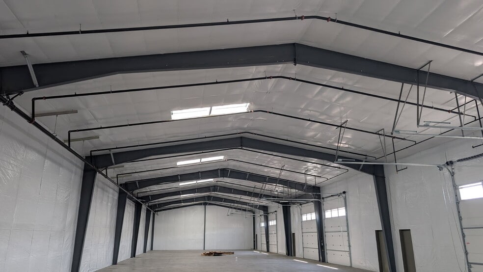 2811 Broadmore St, Klamath Falls, OR for lease - Building Photo - Image 2 of 4