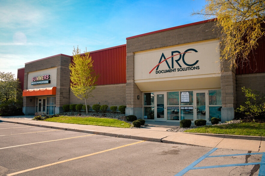 417-445 Fernhill Ave, Fort Wayne, IN for lease - Building Photo - Image 2 of 4