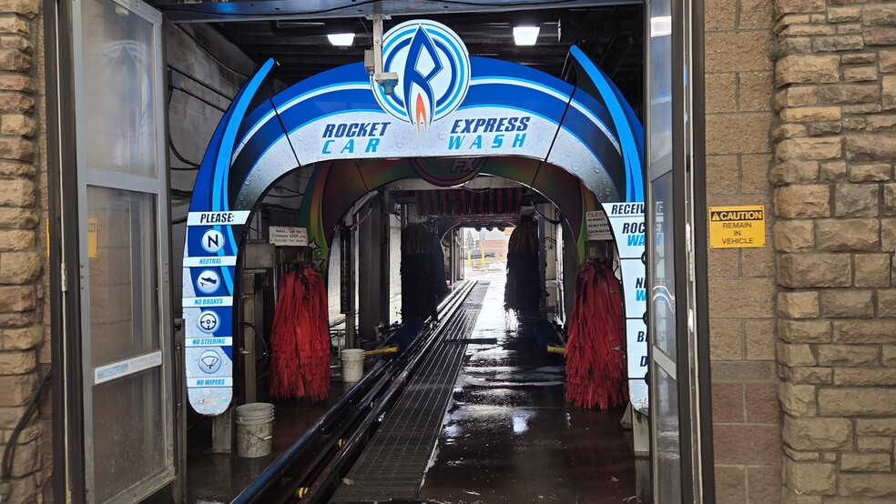 13074 W Ida Ave, Littleton, CO à vendre - Photo du bâtiment - Image 3 de 6