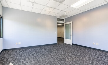 6800 E Green Lake Way N, Seattle, WA à louer Photo intérieure- Image 2 de 4