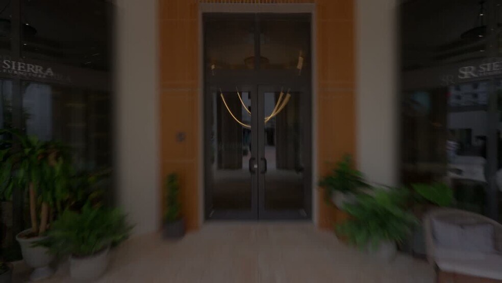 301 Altara Ave, Coral Gables, FL à louer - Vidéo sur l’inscription commerciale - Image 2 de 25