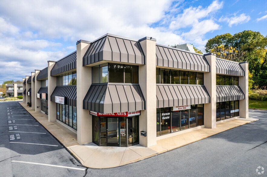72 Lancaster Ave, Malvern, PA for lease - Building Photo - Image 1 of 7