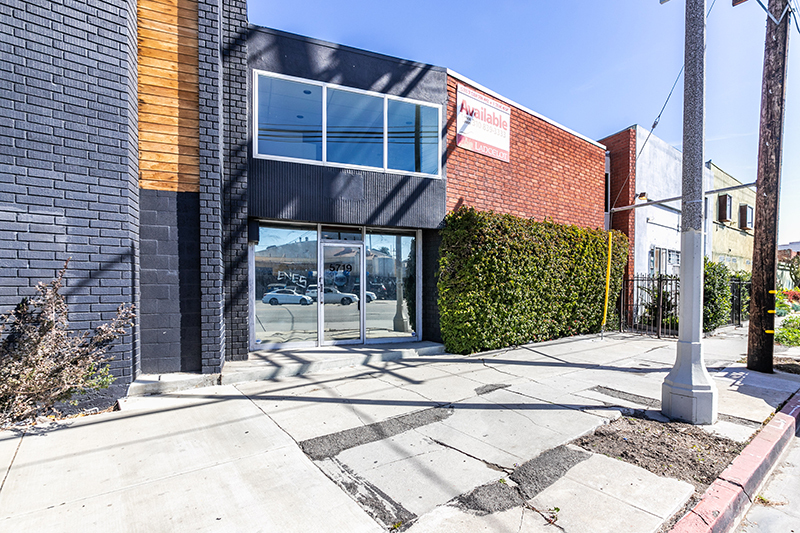 5719 W Adams Blvd, Los Angeles, CA for lease - Building Photo - Image 2 of 11