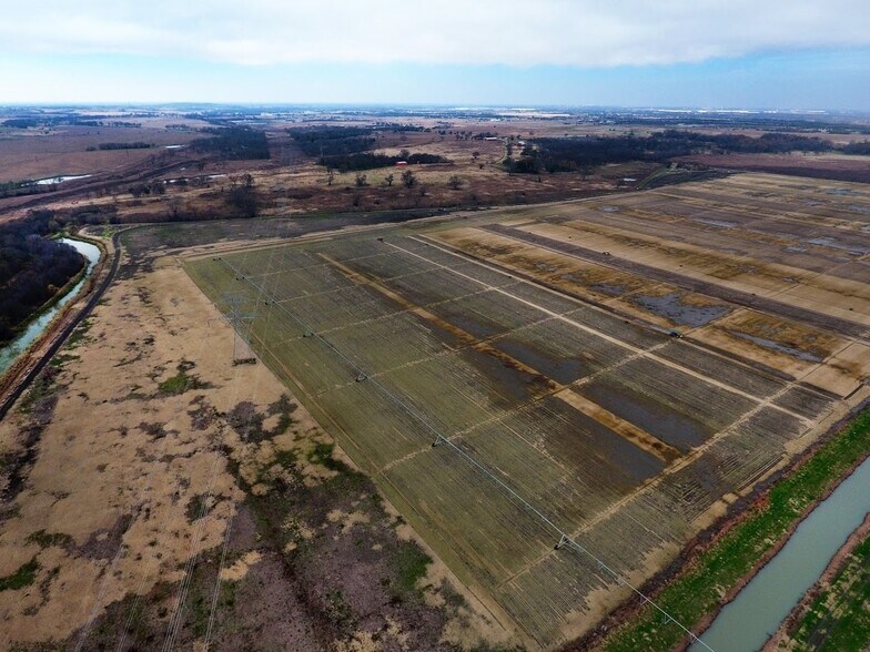 621 E Wolf Springs Rd, Ferris, TX à vendre - Aérien - Image 2 de 50