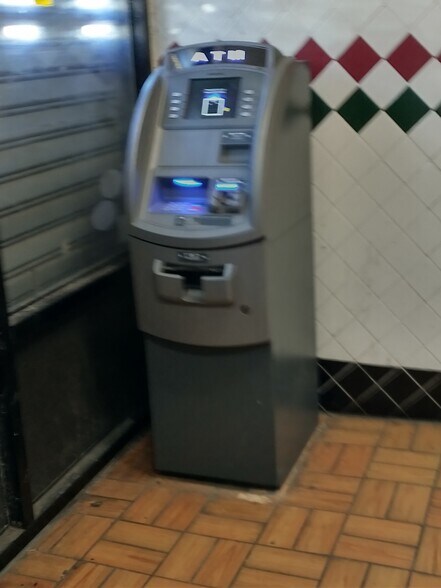 6142 Lansdowne Ave, Philadelphia, PA à louer - Photo du bâtiment - Image 2 de 14