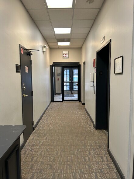 1215 Washington Ave, Wilmette, IL à louer - Photo du bâtiment - Image 2 de 6