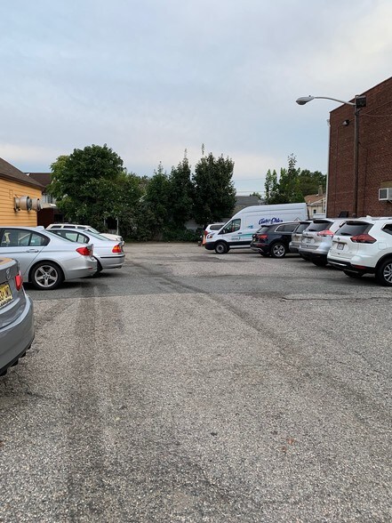 429-433 Piaget Ave, Clifton, NJ à louer - Photo du bâtiment - Image 3 de 3