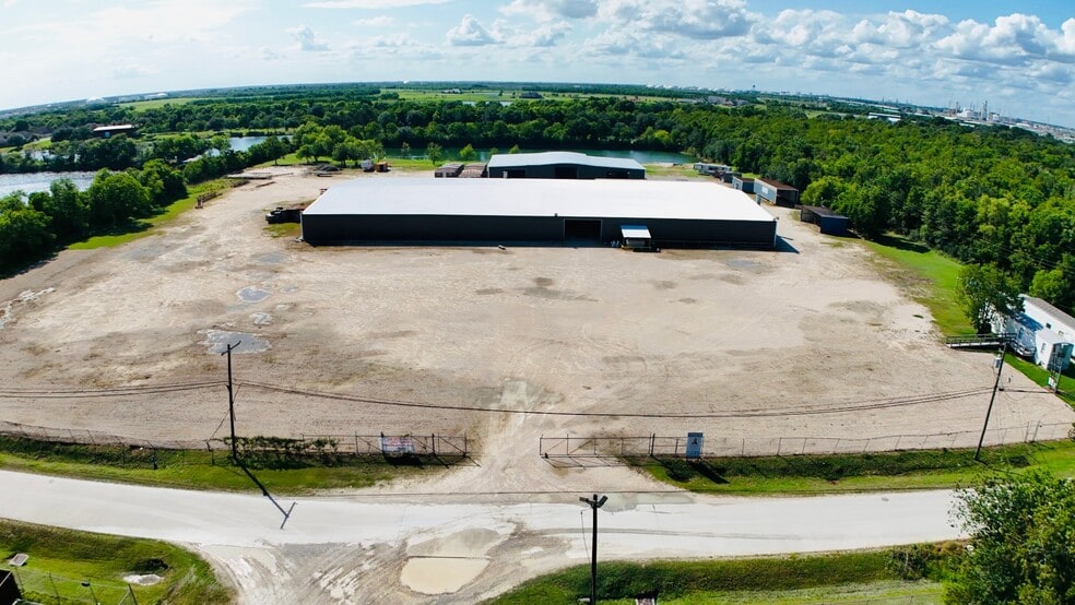 4835 Bourque rd, Nederland, TX for lease - Building Photo - Image 2 of 7