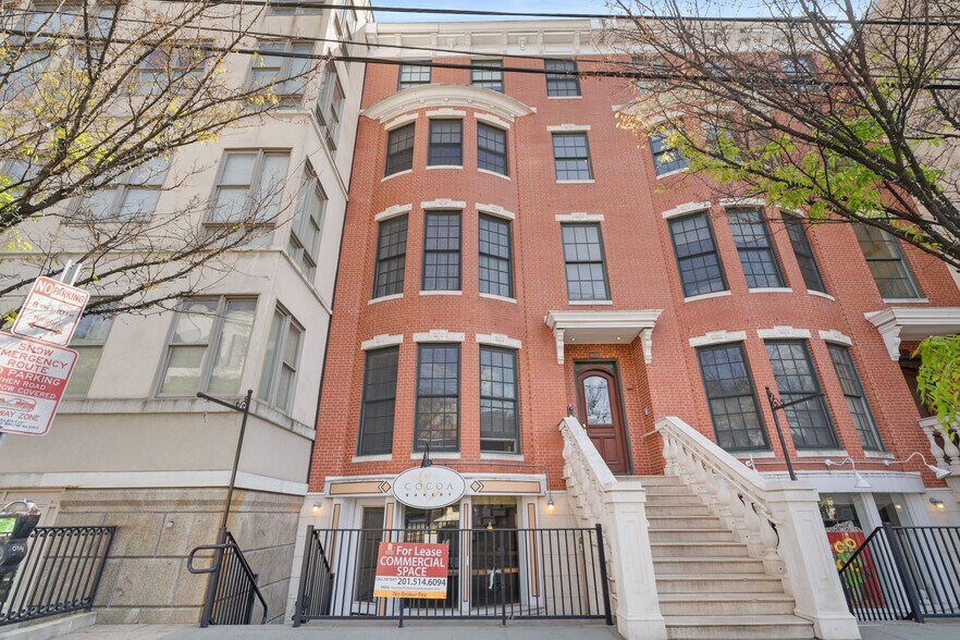 275 Grand St, Jersey City, NJ for lease - Building Photo - Image 2 of 8