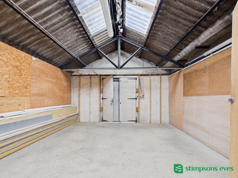 1 London Rd, Luton for lease - Building Photo - Image 2 of 12