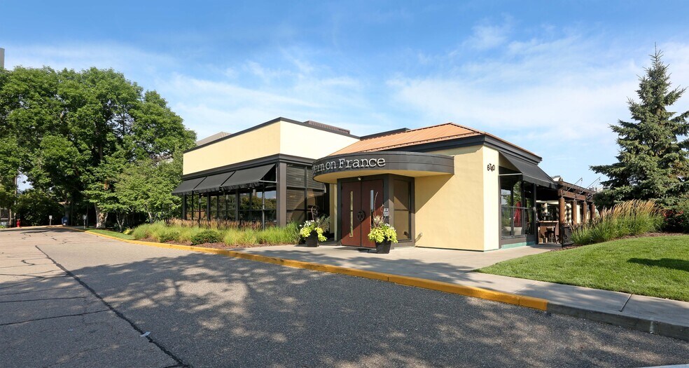 6750 France Ave S, Edina, MN à louer - Photo du bâtiment - Image 3 de 5