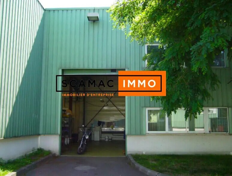 Industrial in Beauchamp for lease - Building Photo - Image 3 of 3