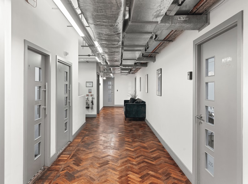 69 Old St, London for lease - Interior Photo - Image 2 of 26