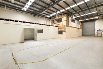 5 Samantha Ct, Knoxfield for lease Interior Photo- Image 1 of 3