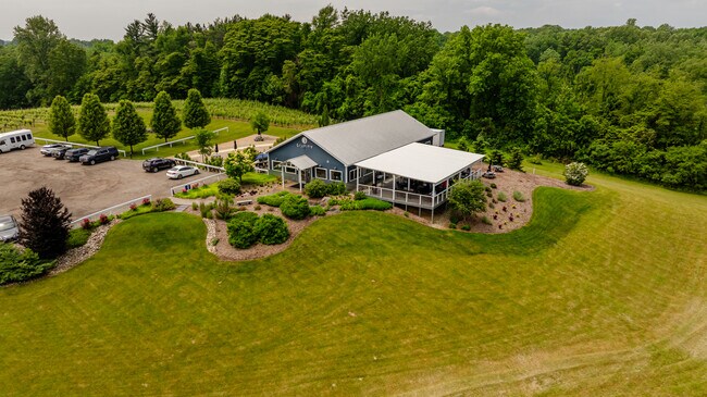 Plus de détails pour 10220 Lauer Rd, Baroda, MI - Spécialité à vendre