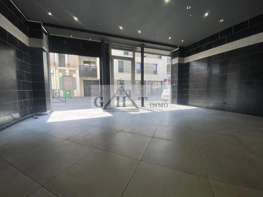 Retail in Alfortville for sale Interior Photo- Image 1 of 5