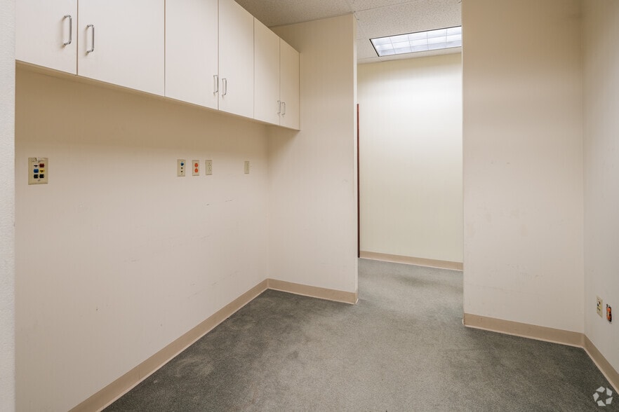 3890 N Illinois St, Swansea, IL for sale - Interior Photo - Image 3 of 10