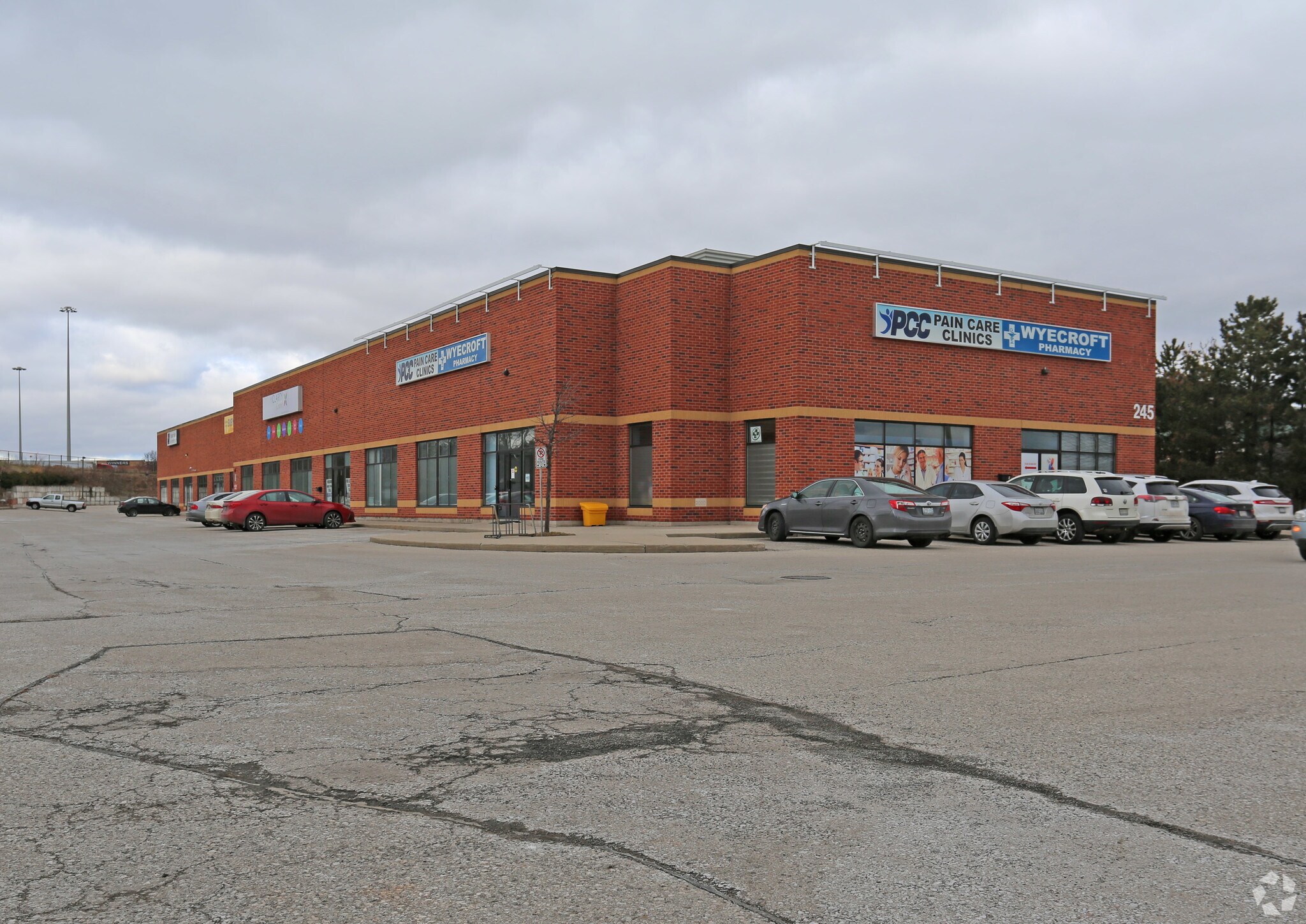 245 Wyecroft Rd, Oakville, ON for sale Primary Photo- Image 1 of 1