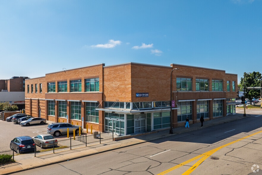 519-621 W Broadway Ave, Minneapolis, MN for lease - Primary Photo - Image 3 of 4