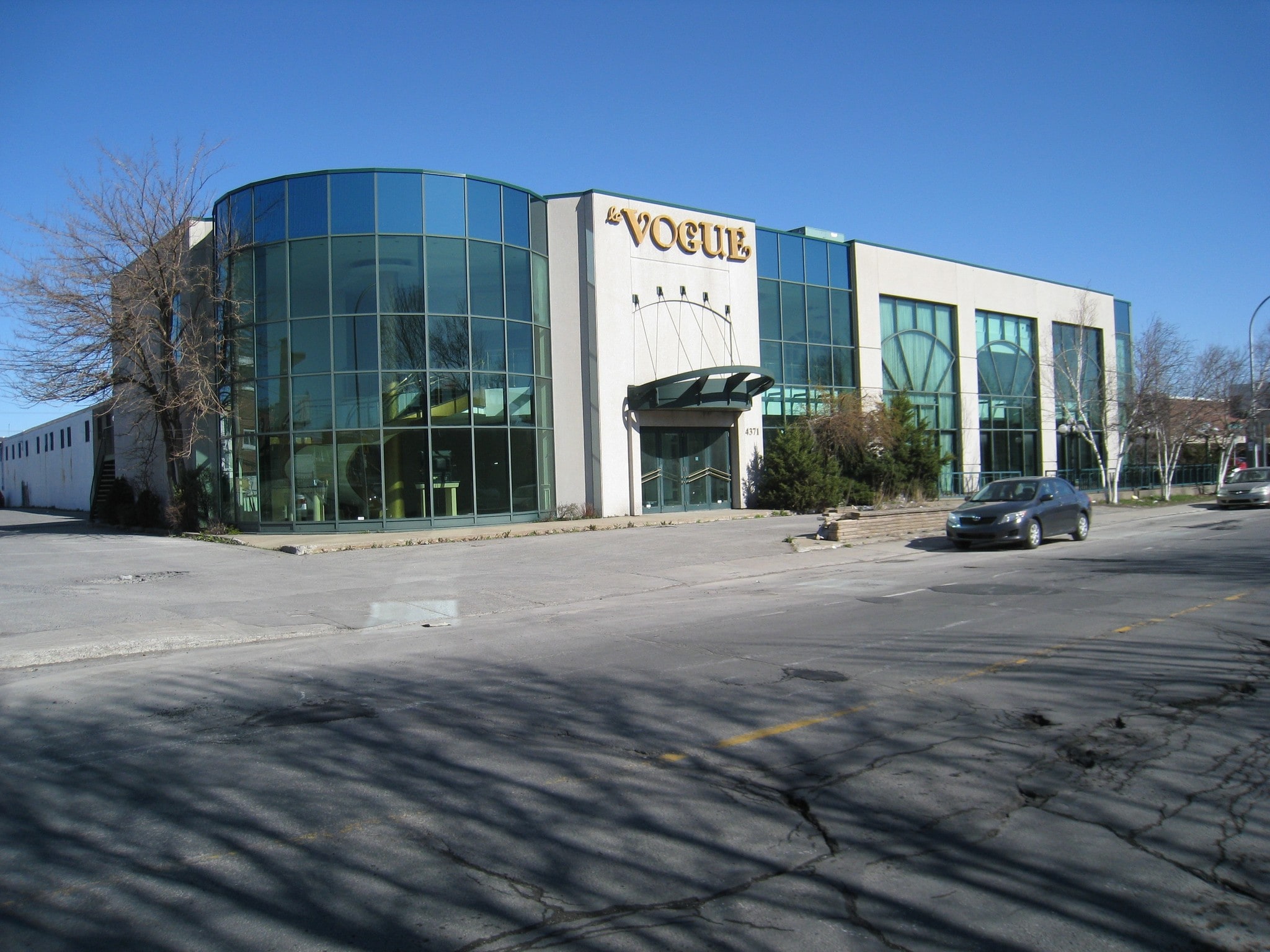 4371-4379 Boul des Grandes-Prairies, Montréal, QC à vendre Photo principale- Image 1 de 1