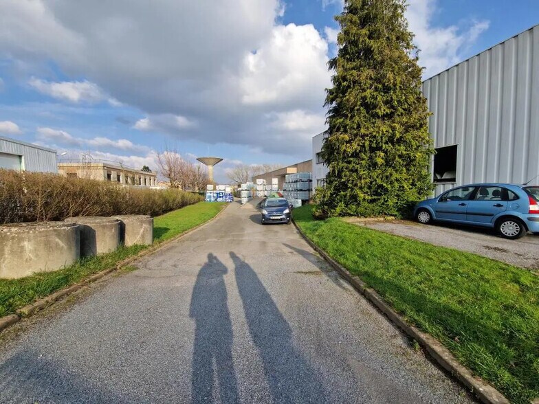 Industriel dans Montigny-le-Bretonneux à vendre - Photo du bâtiment - Image 3 de 12