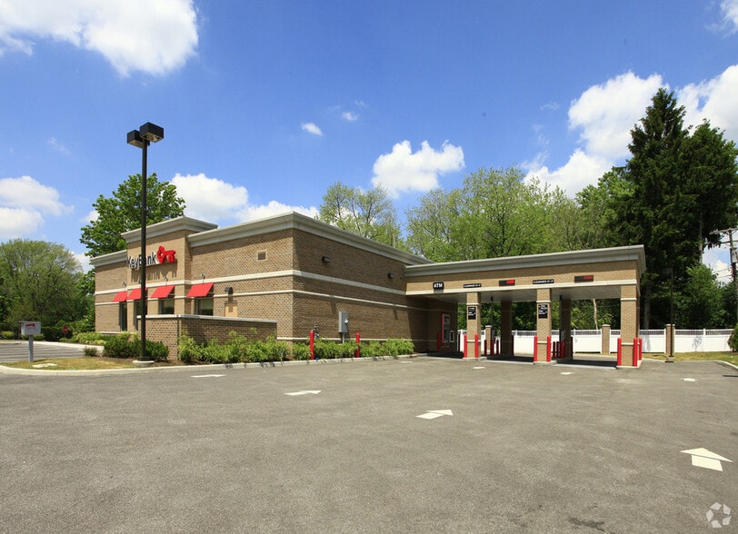 5637 Mayfield Rd, Cleveland, OH à vendre - Photo du bâtiment - Image 2 de 6