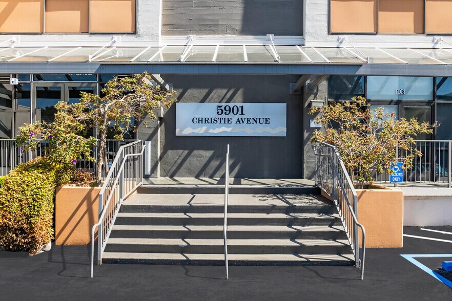 5901 Christie Ave, Emeryville, CA à louer - Photo du bâtiment - Image 3 de 16