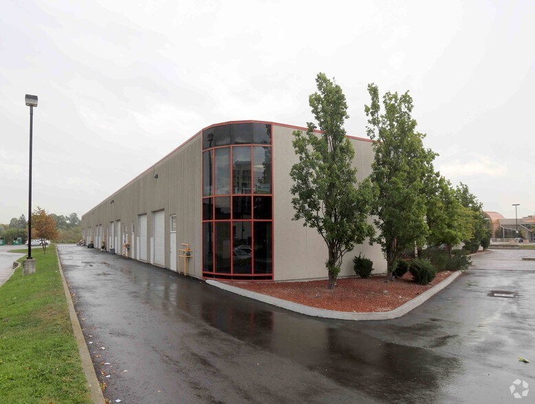 53 Woodstream Blvd, Vaughan, ON à louer - Photo du bâtiment - Image 3 de 3