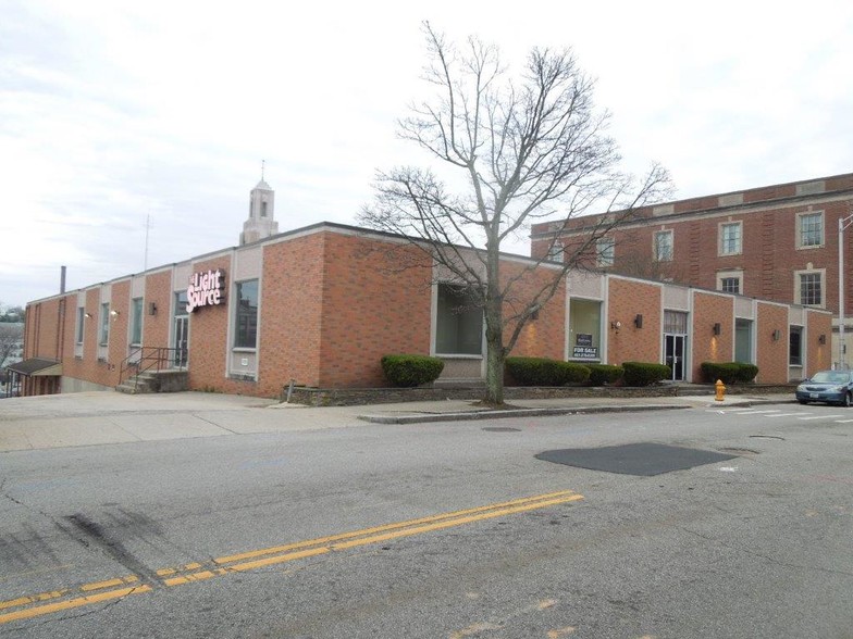 111-123 High St, Pawtucket, RI à vendre - Photo du bâtiment - Image 1 de 1