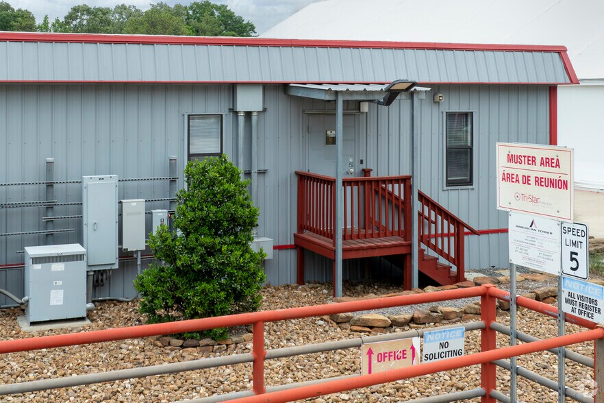 19233 FM 1485 Rd, New Caney, TX à vendre - Photo du bâtiment - Image 2 de 10