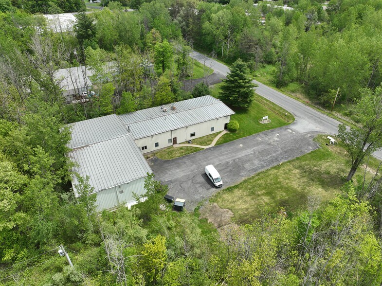 132 Clear Rd, Oriskany, NY à louer - Photo du bâtiment - Image 3 de 3