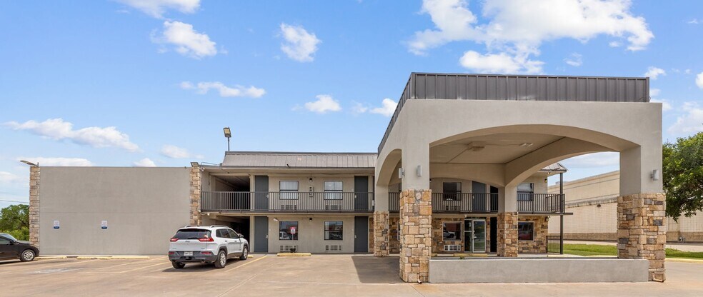 108 FM 1821, Mineral Wells, TX à vendre - Photo du bâtiment - Image 2 de 24