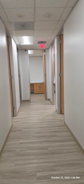 3900 Essex Ln, Houston, TX à louer - Photo du bâtiment - Image 2 de 24