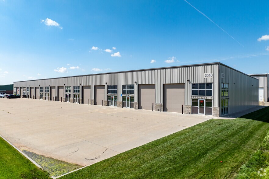 2040 SW 5th St, Lincoln, NE for lease - Building Photo - Image 2 of 19