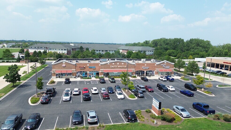 632 S Weber Rd, Romeoville, IL à louer - Photo du bâtiment - Image 2 de 9