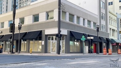39 NE 1st Ave, Miami, FL for lease Building Photo- Image 1 of 2