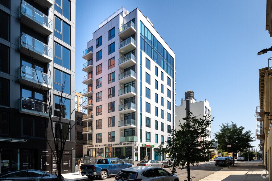 41-04 27th St, Long Island City, NY à vendre - Photo du bâtiment - Image 3 de 5