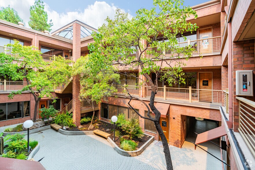 2021 The Alameda, San Jose, CA à vendre - Photo du bâtiment - Image 1 de 10