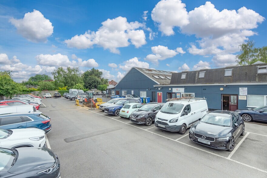 44-46 Terrace Rd, Walton On Thames for lease - Building Photo - Image 3 of 8